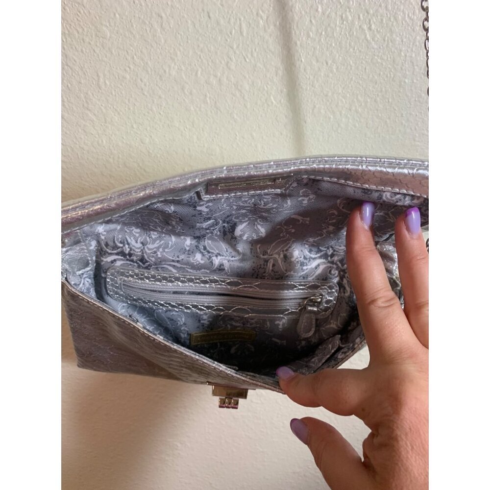 Special Edition Silver Clutch Evening Purse Party Club Y2K Metallic Glam Dance - Picture 4 of 6